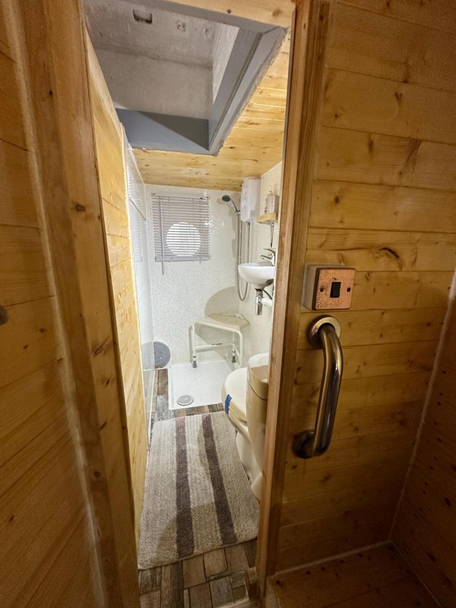 Appartamento The Old Water Pumping Station Quirky Underground Hobbit House Penzance Esterno foto